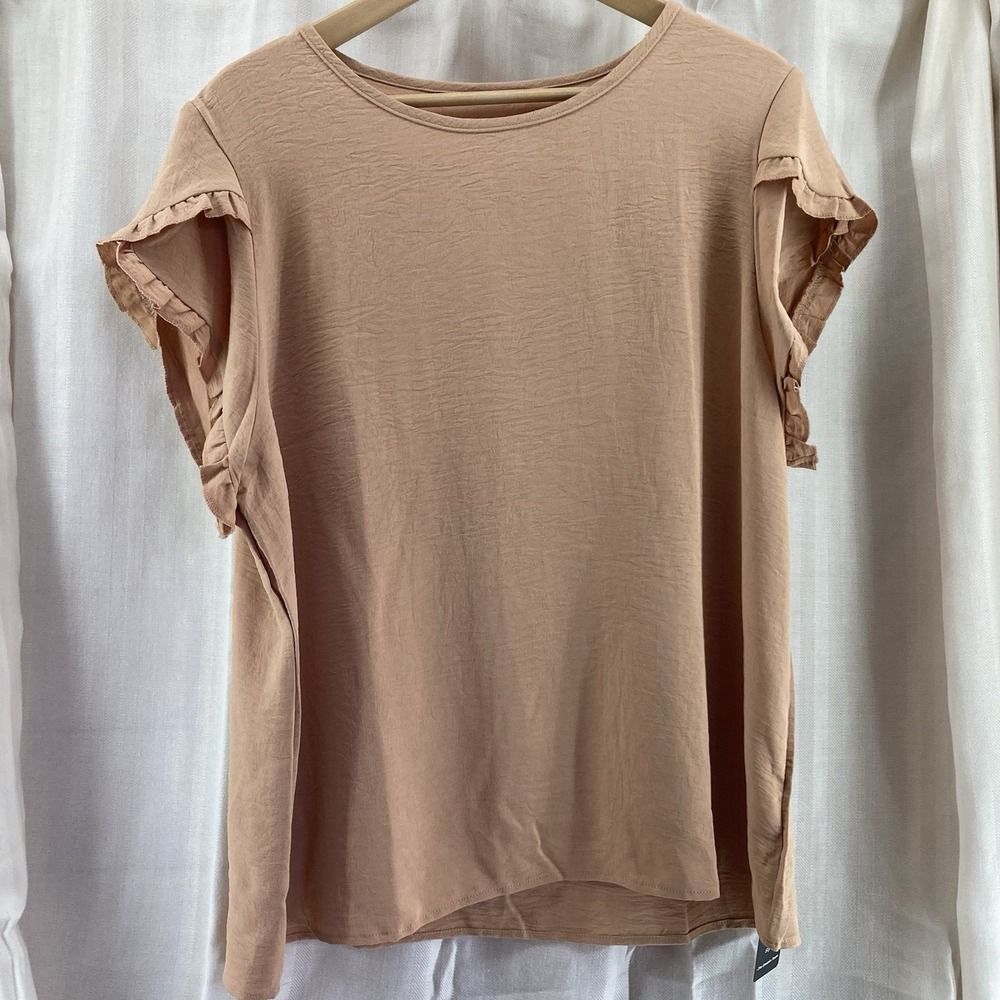 NWT Dressin Women's Ruffle Short Sleeve Blouse 0XL Beige‎ Neutral Casual Top